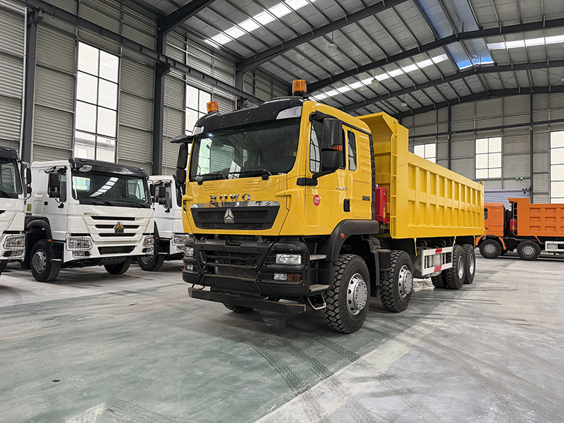 SINOTRUK HOWO TX400 8×4 Dump Truck