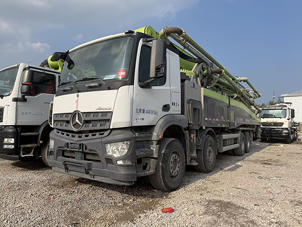 Used Zoomlion Concrete Pump Truck, Mercedes‑Benz Arocs Chassis (Overse