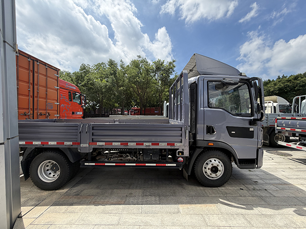 3-260Q4150A0W7.jpg