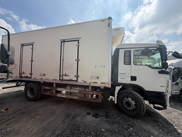 SHACMAN L3000 Refrigerated Truck Description