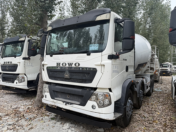 Used HOWO 8x4 Concrete Mixer Truck — Good Working Truck For Overseas C