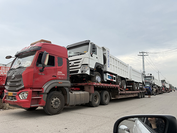 Full Truck Loading Finished, Record On-site Footage Before Departure